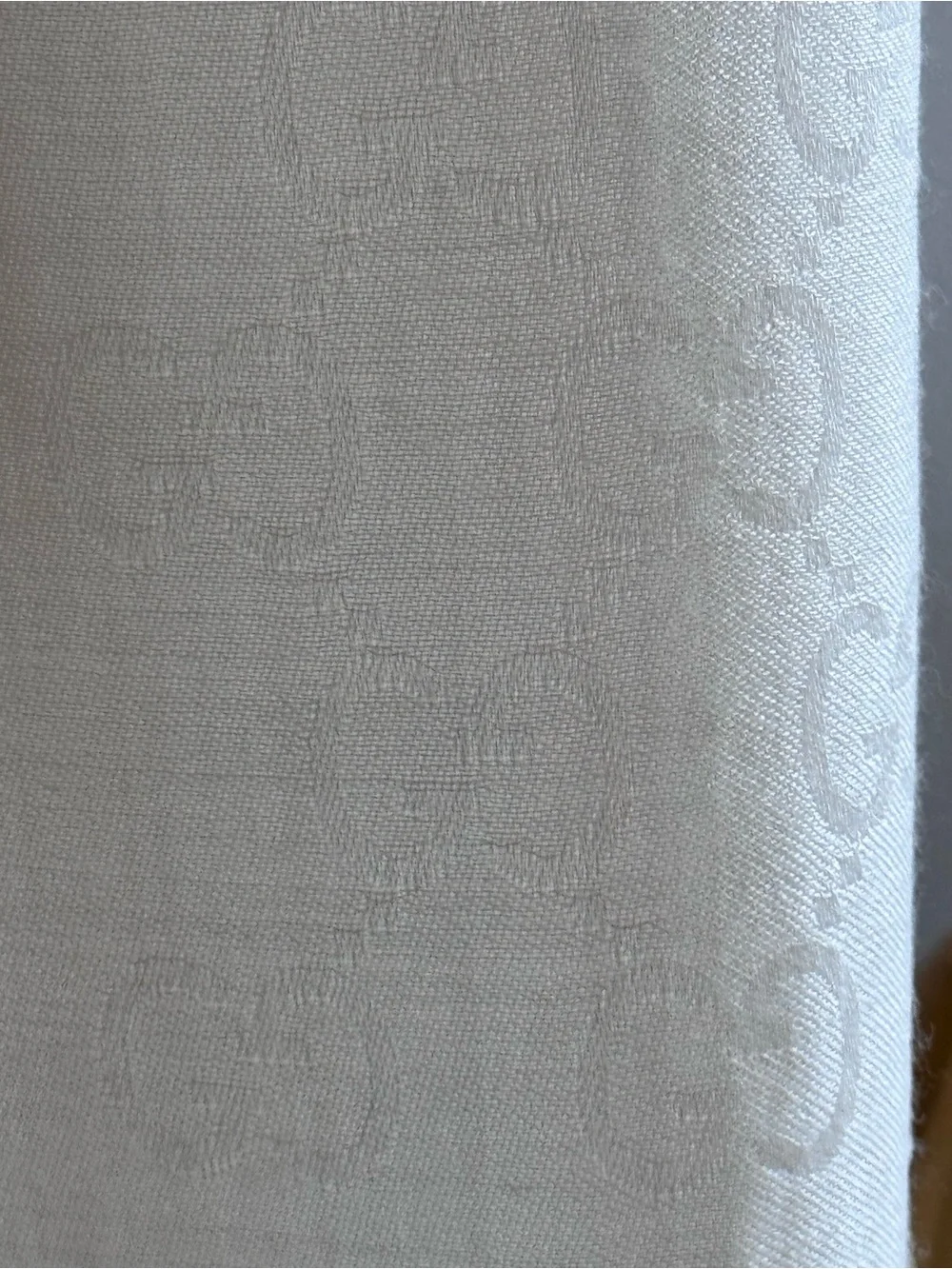 NWT AUTHENTIC Gucci GG Monogram Silk & Wool Jacquard Scarf - Cream